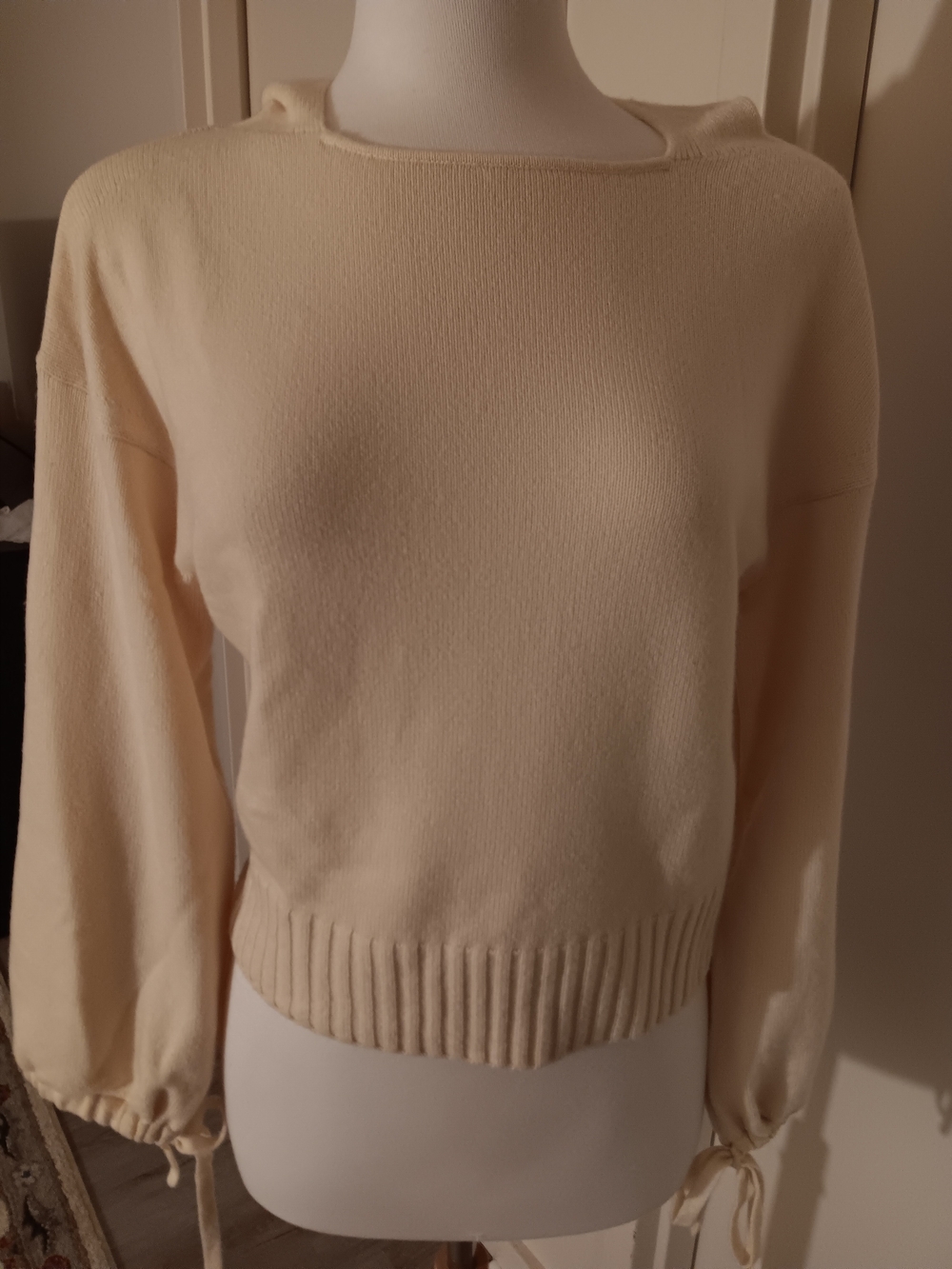 Vince Buttercream Wool-cashmere Scrunch Sleeve Hoodie Sweater